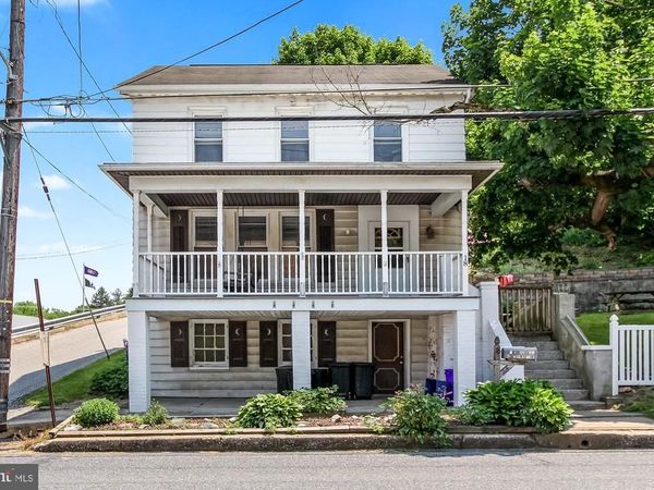 18 MANCHESTER STREET, GLEN ROCK, PA 17327