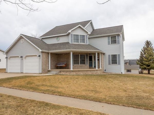 724 SE 4th Avenue, Dyersville, IA 52040