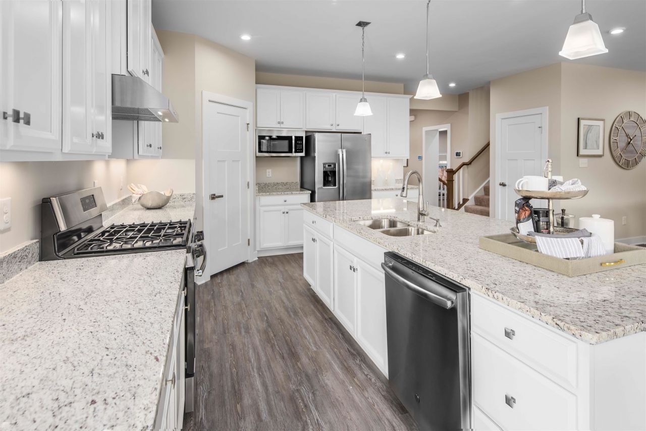 2138 Vera Way  Photo 7