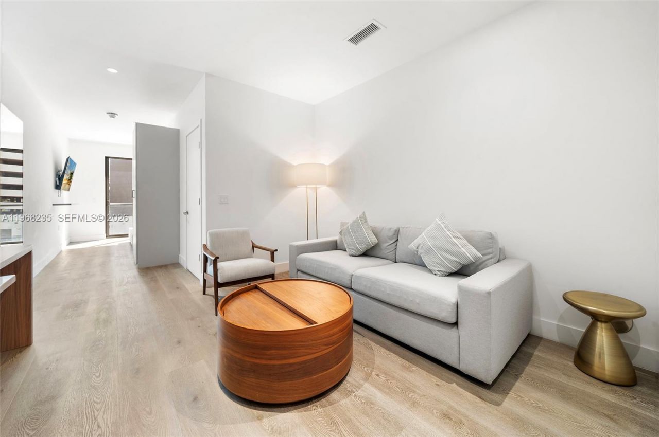 229 SW 9th St , Unit 208, Miami, FL 33130 Photo