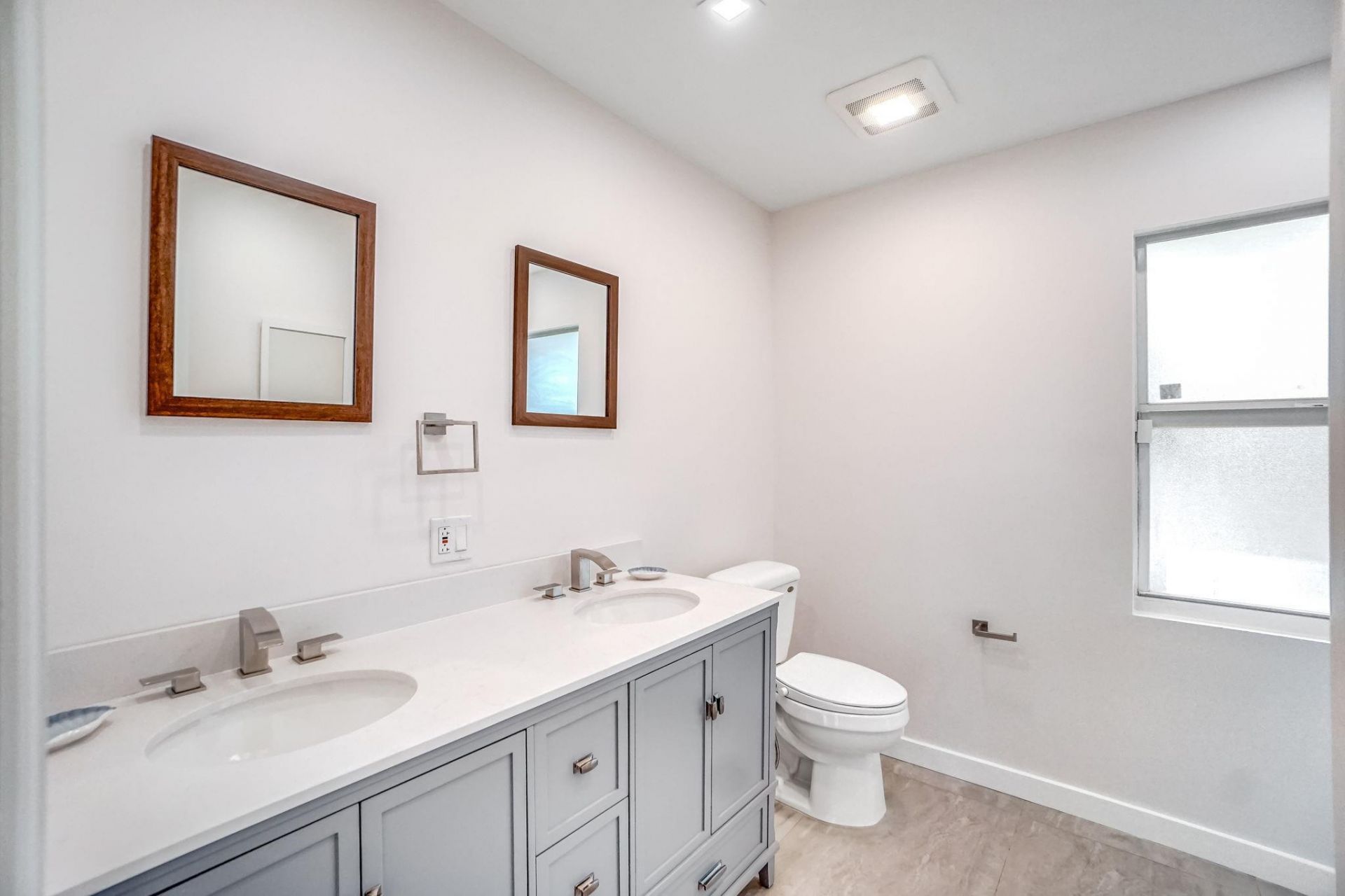 5550 NE 26th Avenue, Fort Lauderdale, FL 33308 Photo