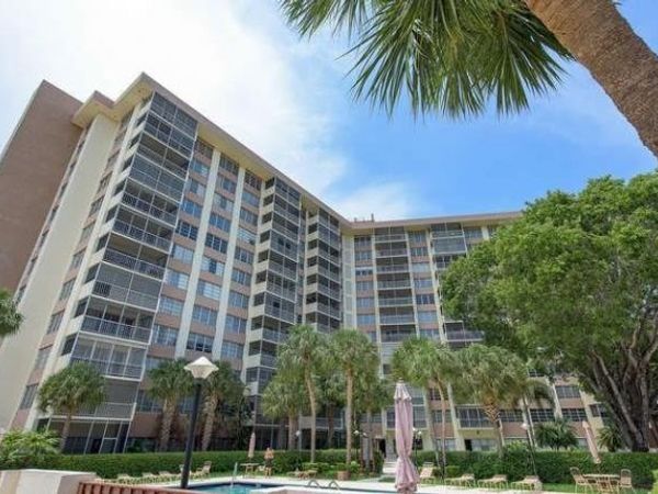 10777 W Sample Rd, Unit 910, Coral Springs, FL 33065