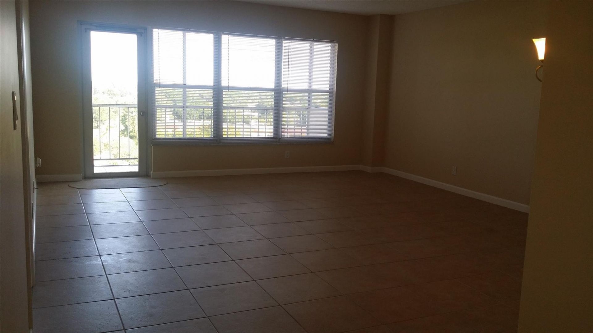 10777 W Sample Road, Unit 910, Coral Springs, FL 33065 Photo