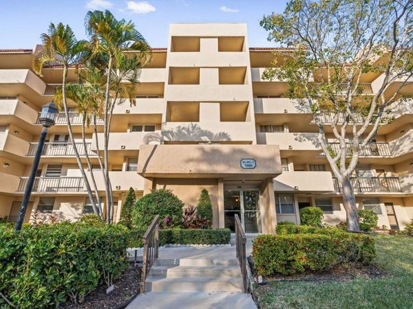 7080 Environ Boulevard, Unit 423, Lauderhill, FL 33319