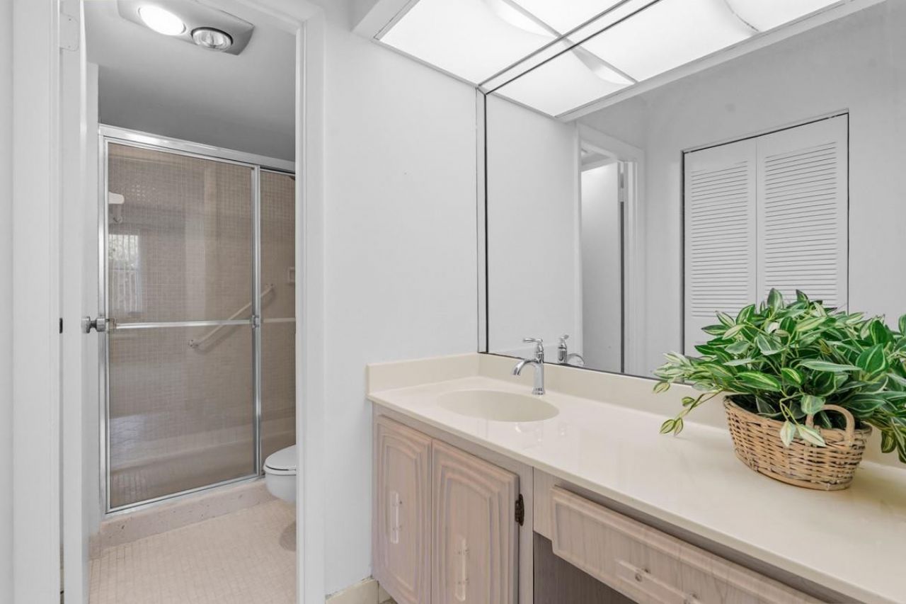 7080 Environ Boulevard, Unit 423, Lauderhill, FL 33319 Photo