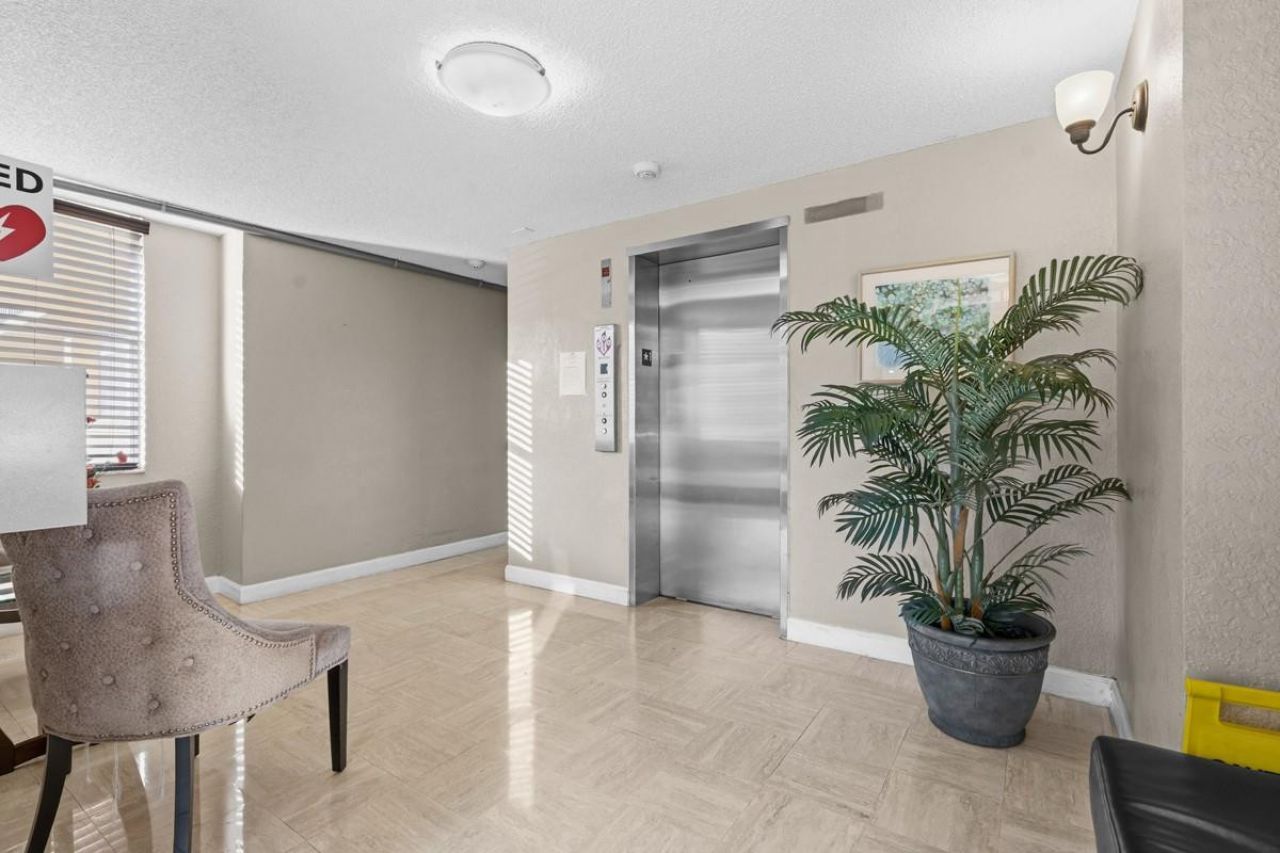 7080 Environ Boulevard, Unit 423, Lauderhill, FL 33319 Photo