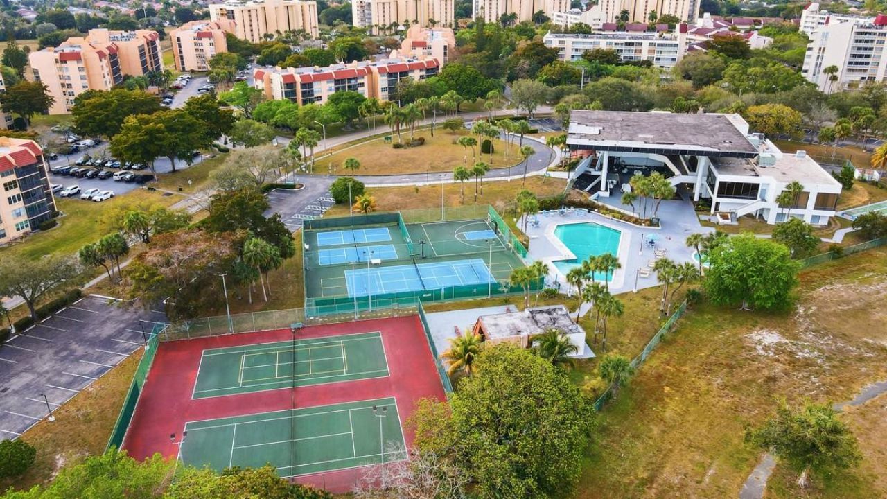 7080 Environ Boulevard, Unit 423, Lauderhill, FL 33319 Photo