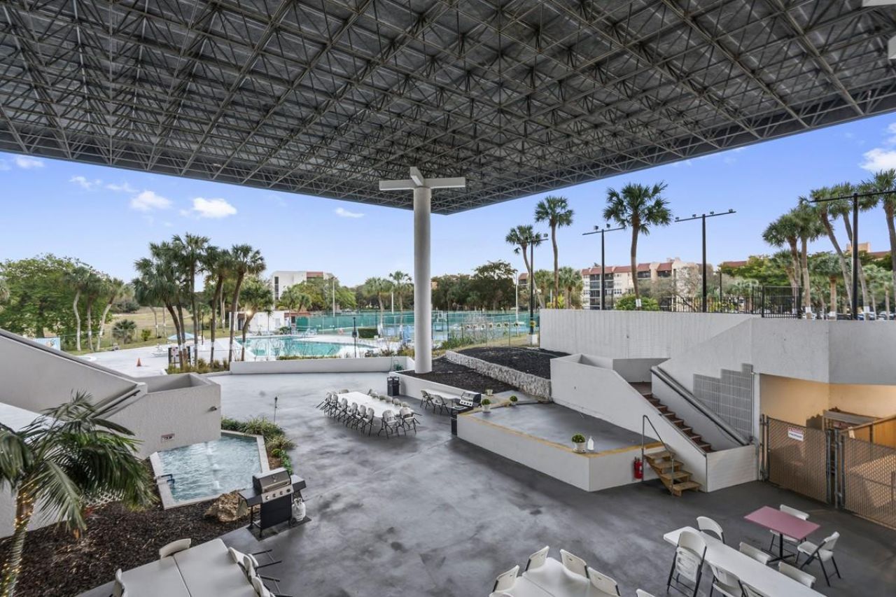 7080 Environ Boulevard, Unit 423, Lauderhill, FL 33319 Photo