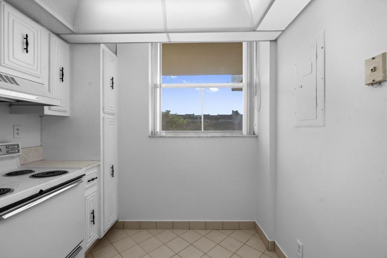 7080 Environ Boulevard, Unit 423, Lauderhill, FL 33319 Photo