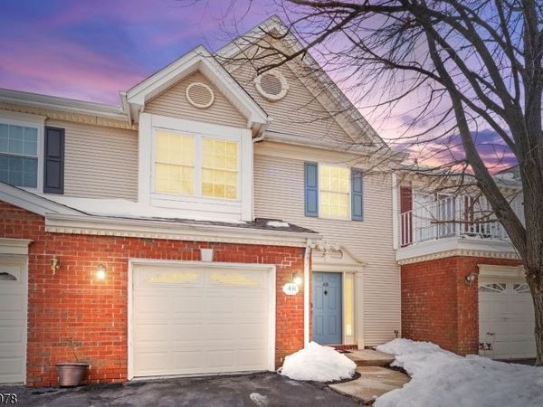 48 Sapphire Ln, Franklin, NJ 08823
