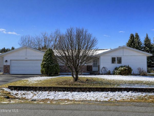 654 E Maple PL , Hayden, ID 83835