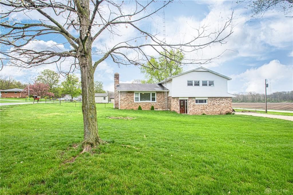 9500 Arnett Drive, New Paris, OH 45347 Main Photo