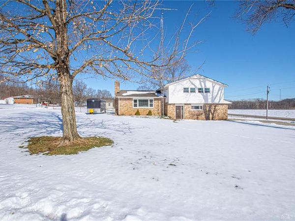 9500 Arnett Drive, New Paris, OH 45347