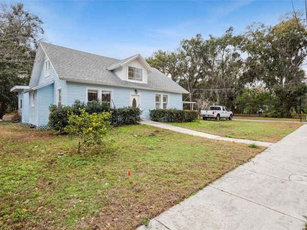212 CASSADY STREET, UMATILLA, FL 32784