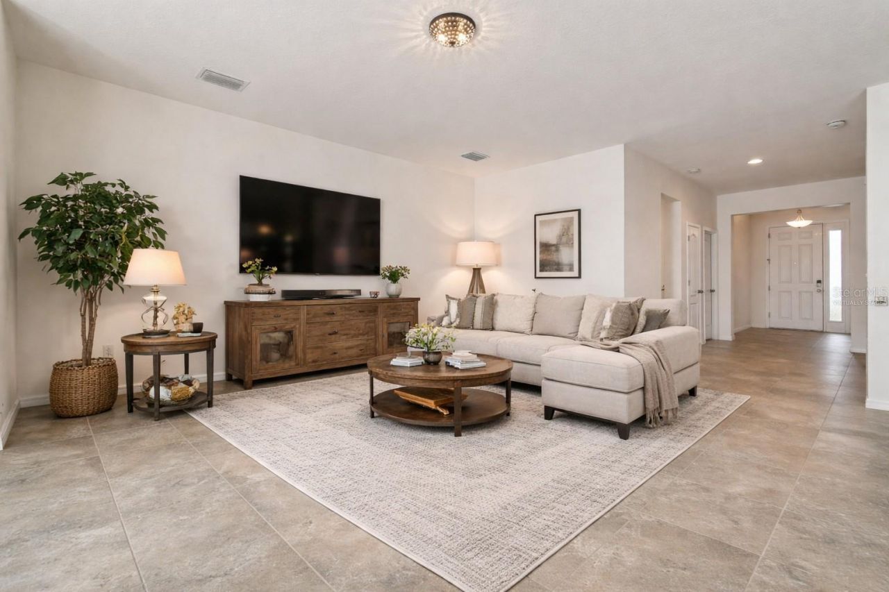 10507 Avian Forrest Drive, Riverview, FL 33578 Photo