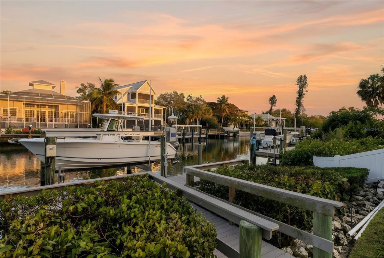 5119 Oxford Drive, Sarasota, FL 34242 Photo