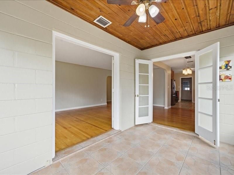 2670 Bayside Drive S, Saint Petersburg, FL 33705 Photo