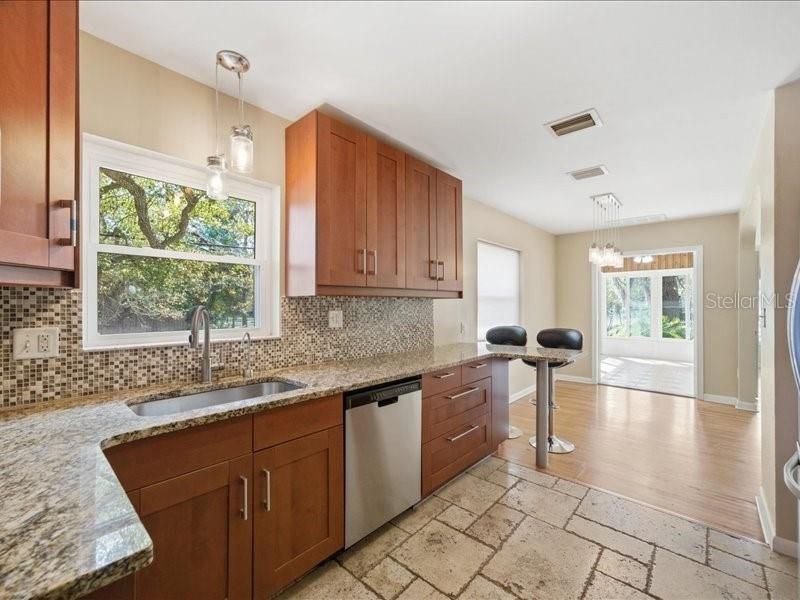 2670 Bayside Drive S, Saint Petersburg, FL 33705 Photo