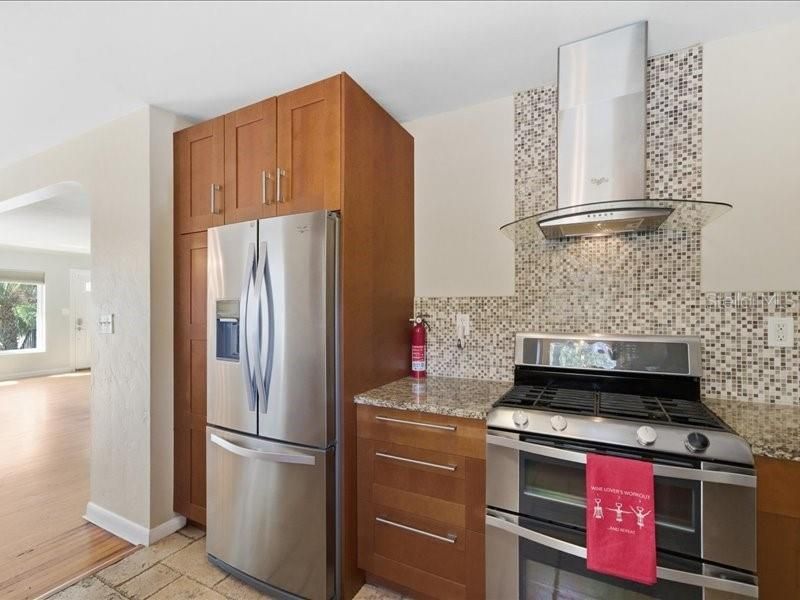 2670 Bayside Drive S, Saint Petersburg, FL 33705 Photo