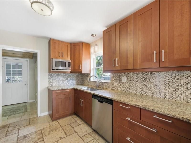 2670 Bayside Drive S, Saint Petersburg, FL 33705 Photo