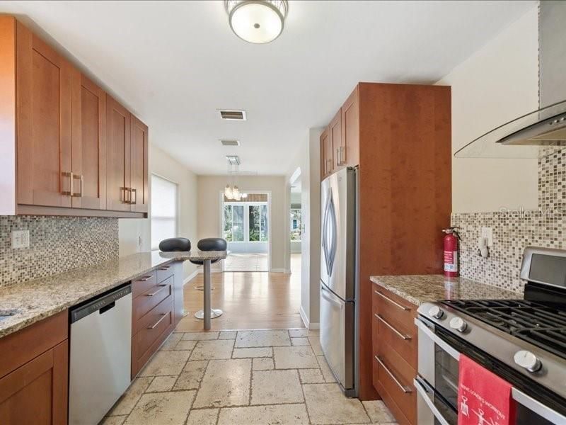 2670 Bayside Drive S, Saint Petersburg, FL 33705 Photo