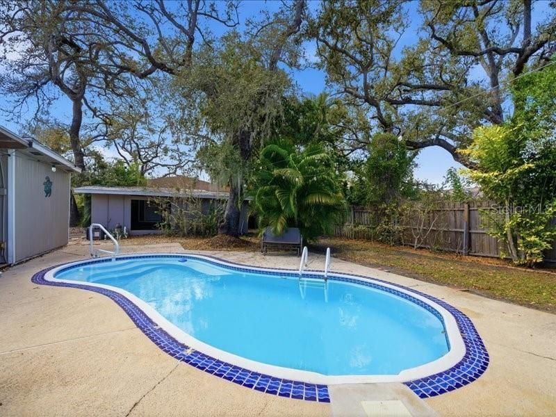 2670 Bayside Drive S, Saint Petersburg, FL 33705 Photo