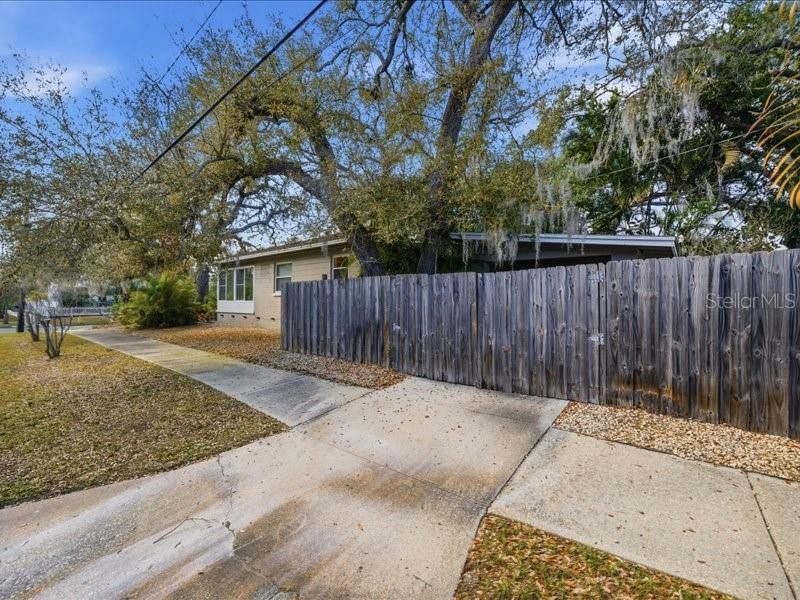 2670 Bayside Drive S, Saint Petersburg, FL 33705 Photo