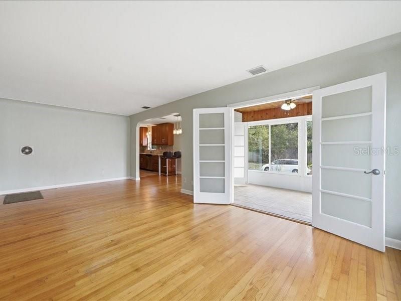 2670 Bayside Drive S, Saint Petersburg, FL 33705 Photo