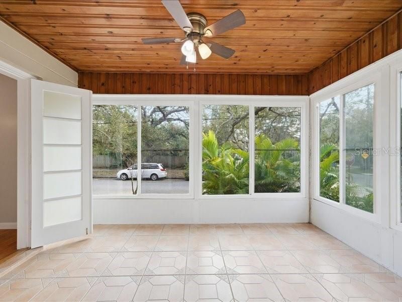 2670 Bayside Drive S, Saint Petersburg, FL 33705 Photo