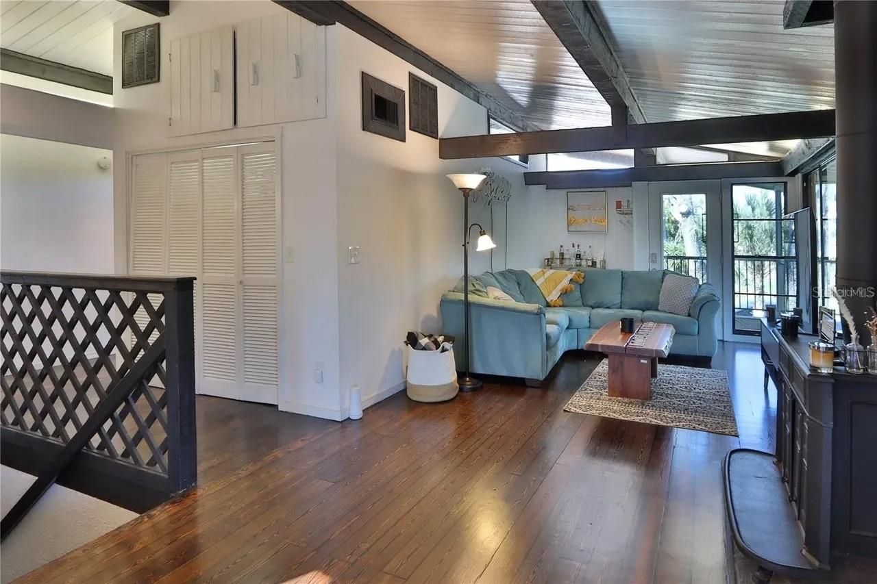 1942 New Hampshire Avenue Ne, Saint Petersburg, FL 33703 Photo