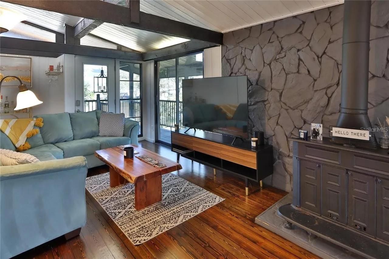 1942 New Hampshire Avenue Ne, Saint Petersburg, FL 33703 Photo