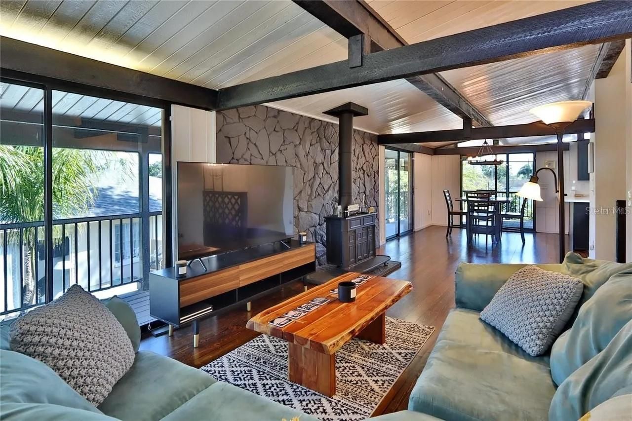 1942 New Hampshire Avenue Ne, Saint Petersburg, FL 33703 Photo