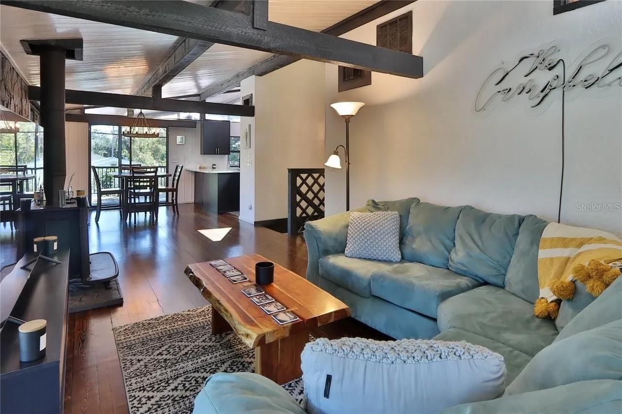 1942 New Hampshire Avenue Ne, Saint Petersburg, FL 33703 Photo