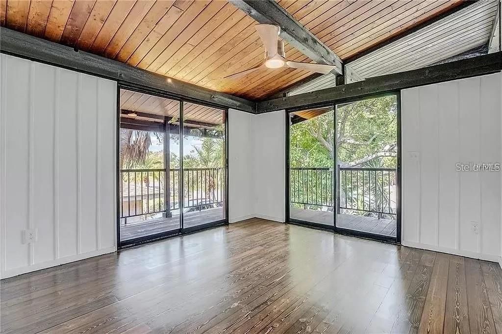 1942 New Hampshire Avenue Ne, Saint Petersburg, FL 33703 Photo