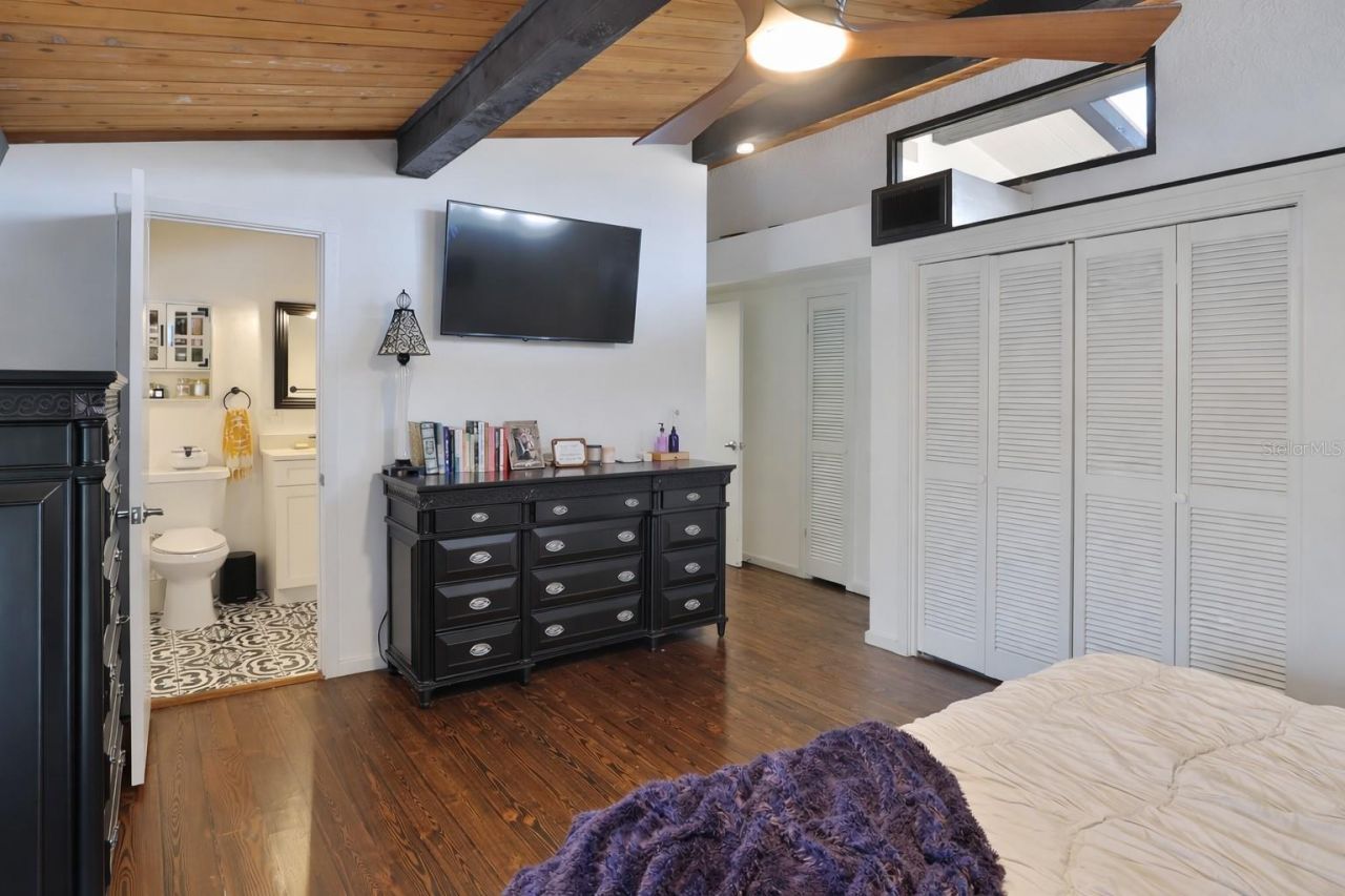 1942 New Hampshire Avenue Ne, Saint Petersburg, FL 33703 Photo