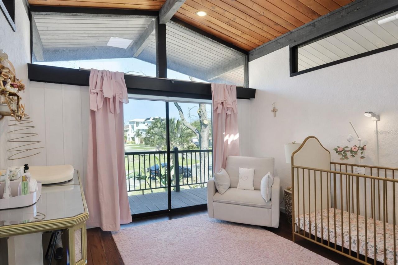 1942 New Hampshire Avenue Ne, Saint Petersburg, FL 33703 Photo