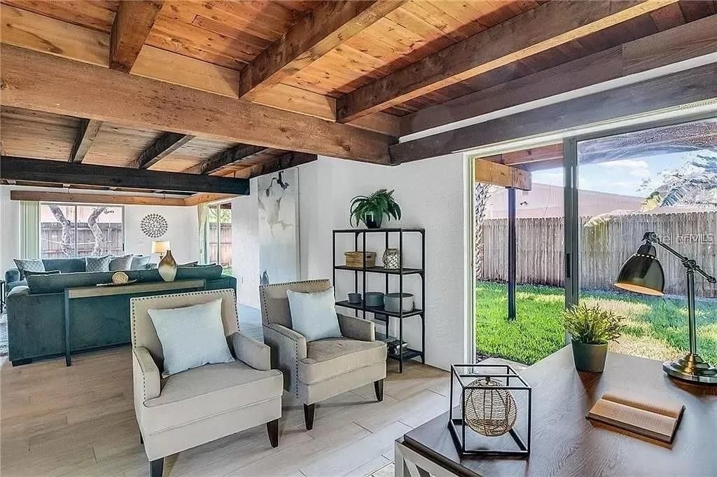 1942 New Hampshire Avenue Ne, Saint Petersburg, FL 33703 Photo