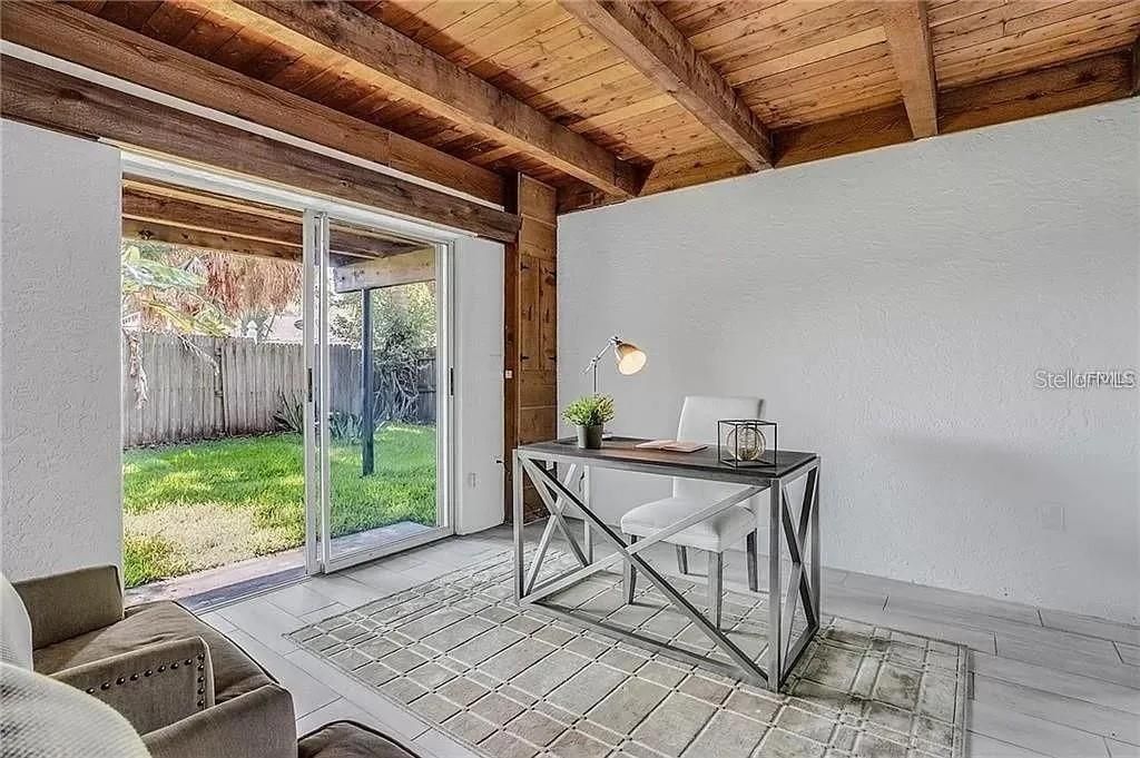 1942 New Hampshire Avenue Ne, Saint Petersburg, FL 33703 Photo