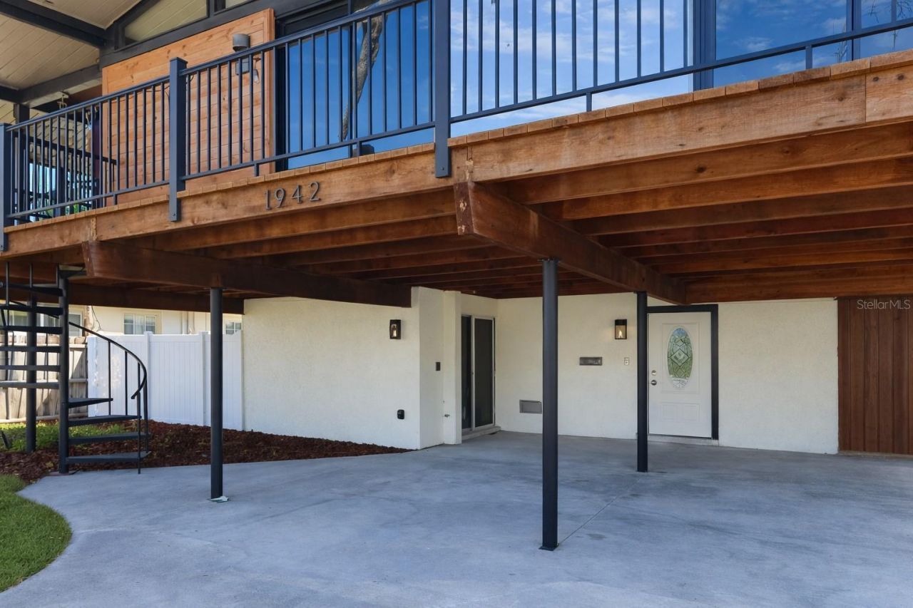 1942 New Hampshire Avenue Ne, Saint Petersburg, FL 33703 Photo