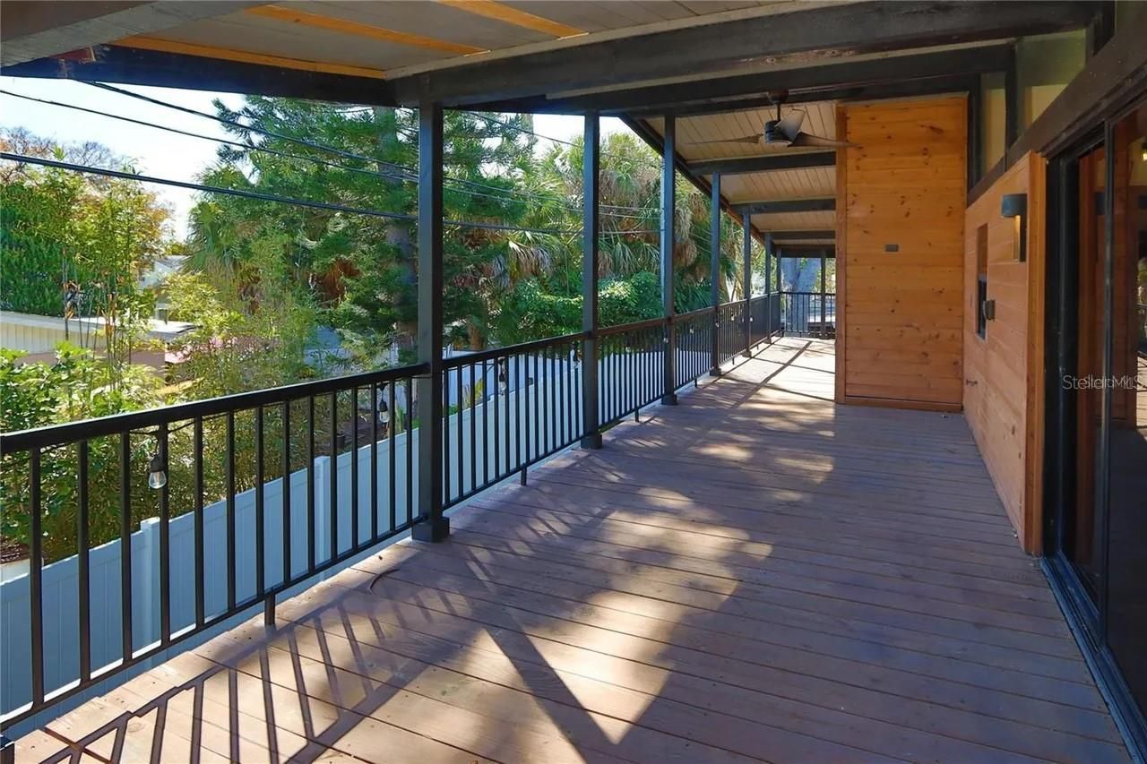 1942 New Hampshire Avenue Ne, Saint Petersburg, FL 33703 Photo