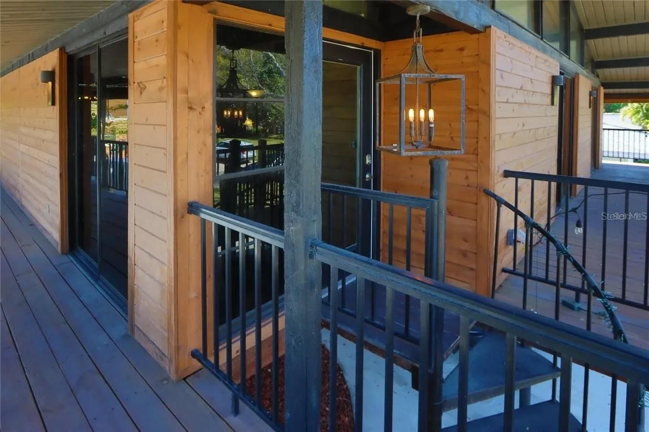 1942 New Hampshire Avenue Ne, Saint Petersburg, FL 33703 Photo