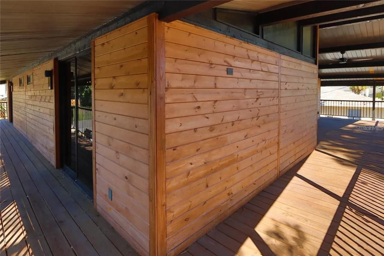 1942 New Hampshire Avenue Ne, Saint Petersburg, FL 33703 Photo