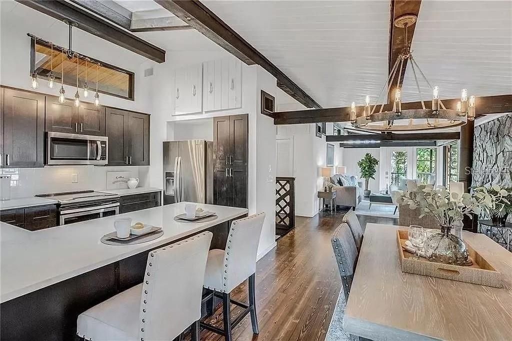 1942 New Hampshire Avenue Ne, Saint Petersburg, FL 33703 Photo