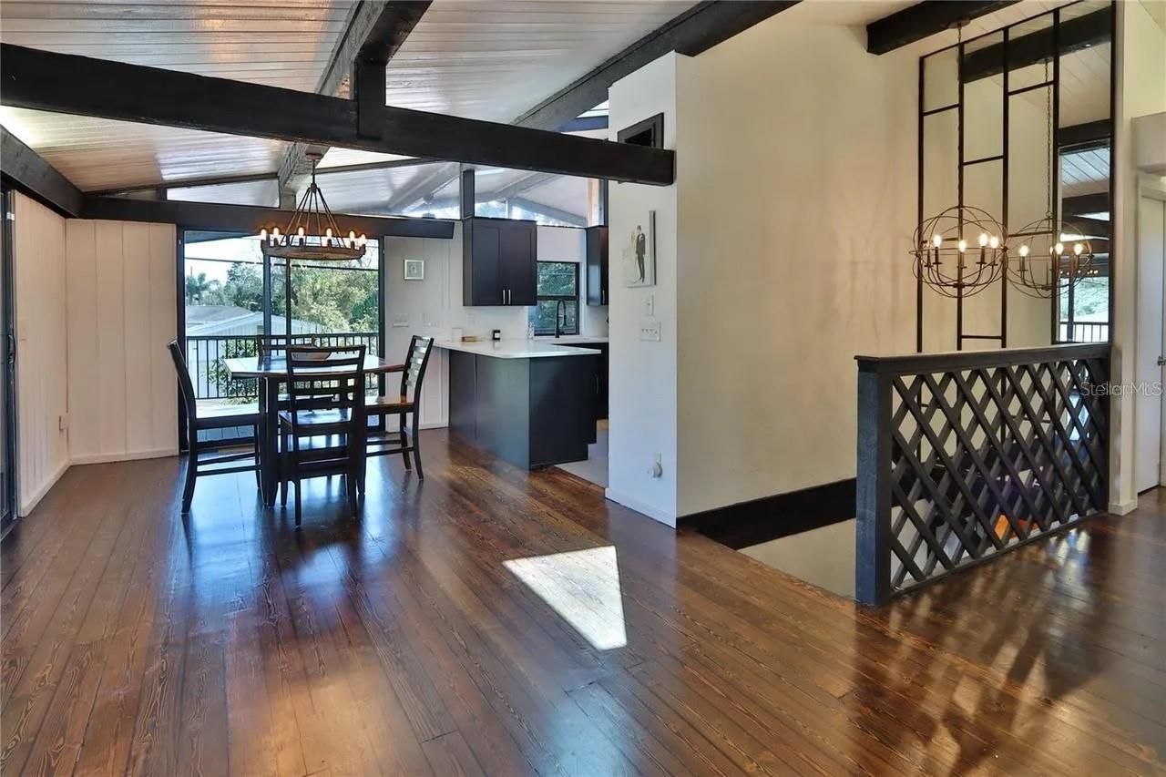 1942 New Hampshire Avenue Ne, Saint Petersburg, FL 33703 Photo