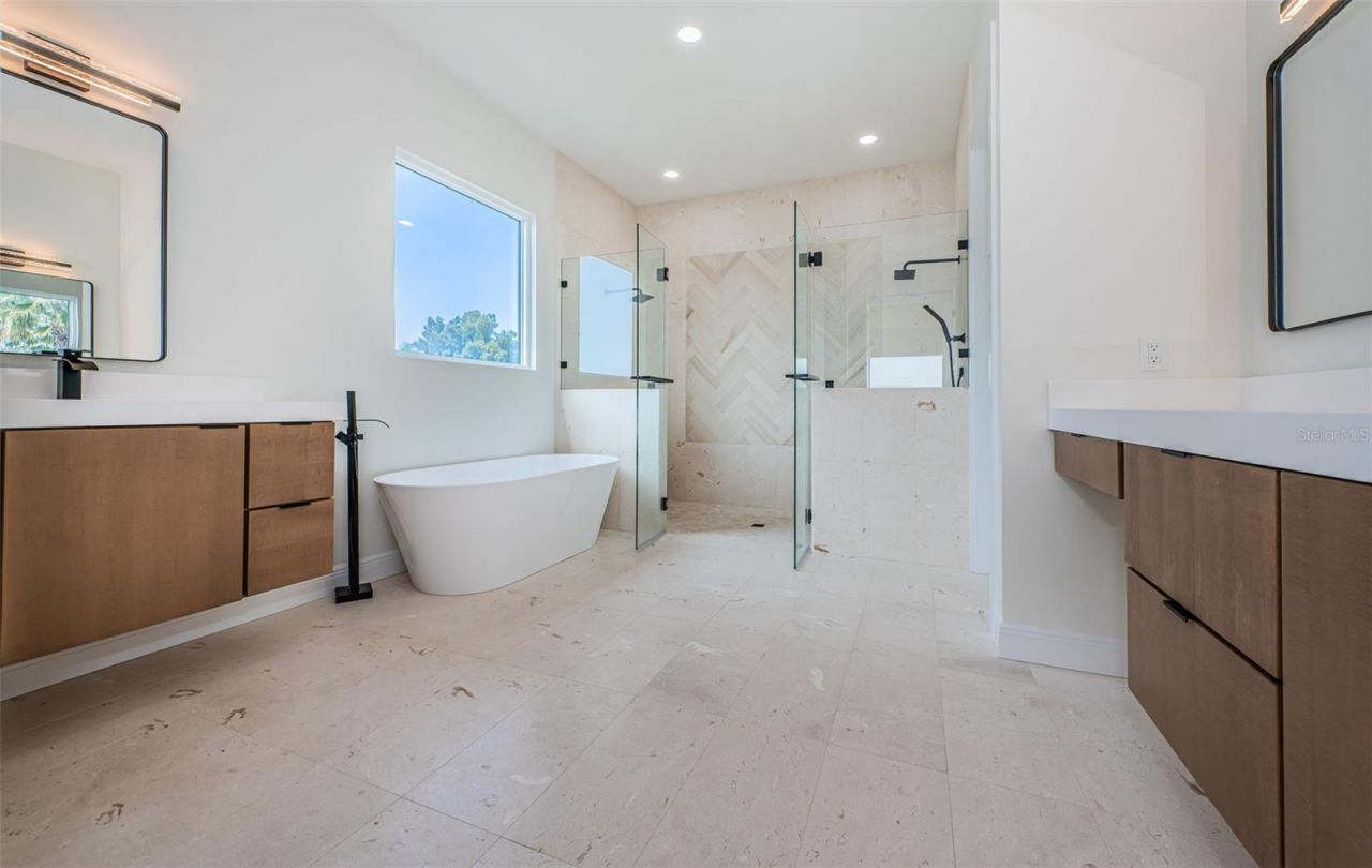 7981 2nd Avenue S, Saint Petersburg, FL 33707 Photo