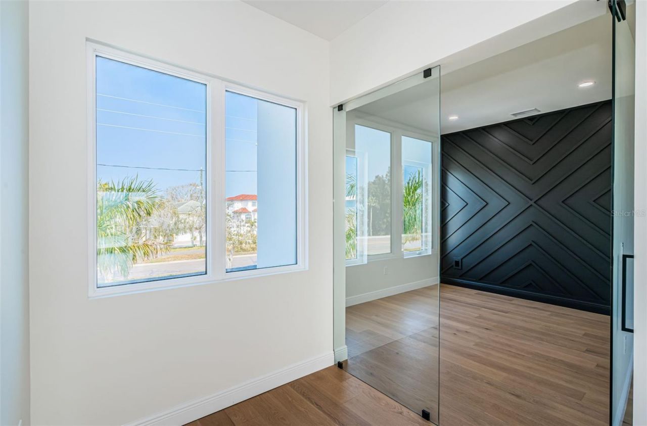 7981 2nd Avenue S, Saint Petersburg, FL 33707 Photo