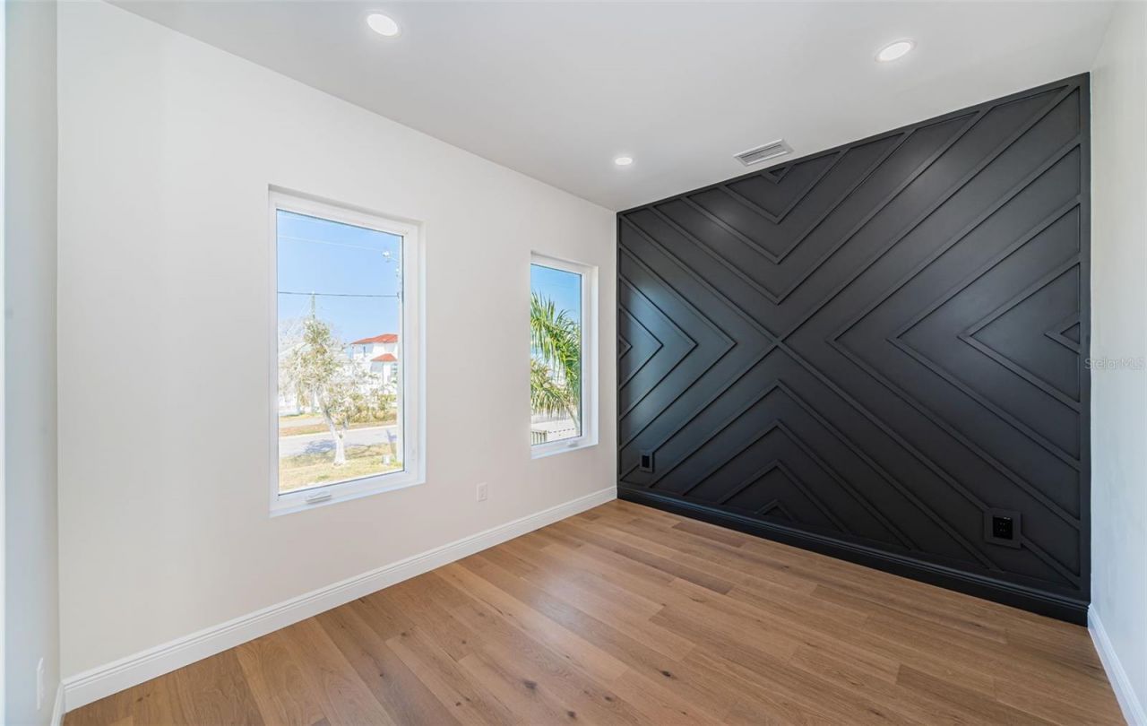 7981 2nd Avenue S, Saint Petersburg, FL 33707 Photo