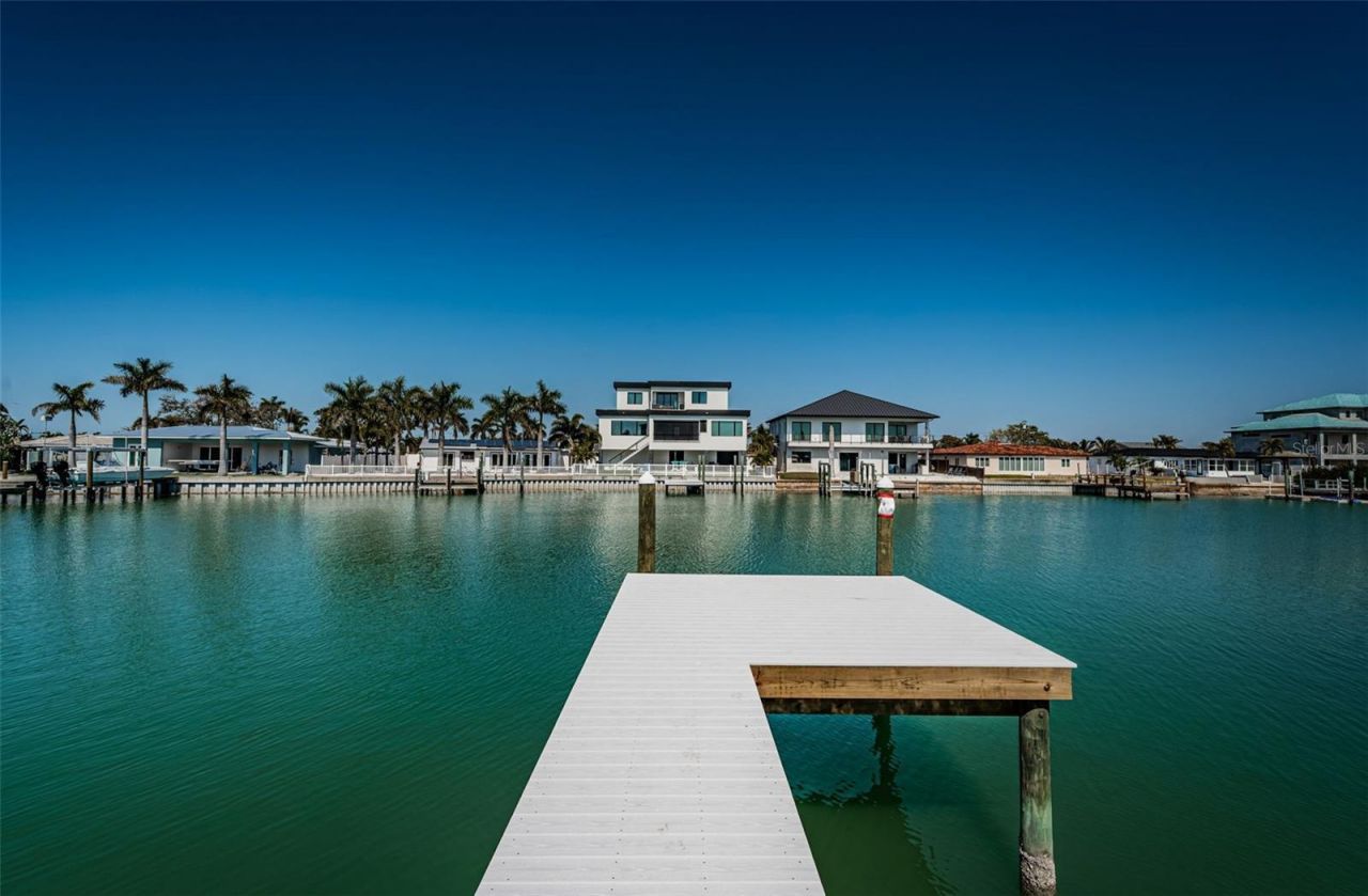 7981 2nd Avenue S, Saint Petersburg, FL 33707 Photo