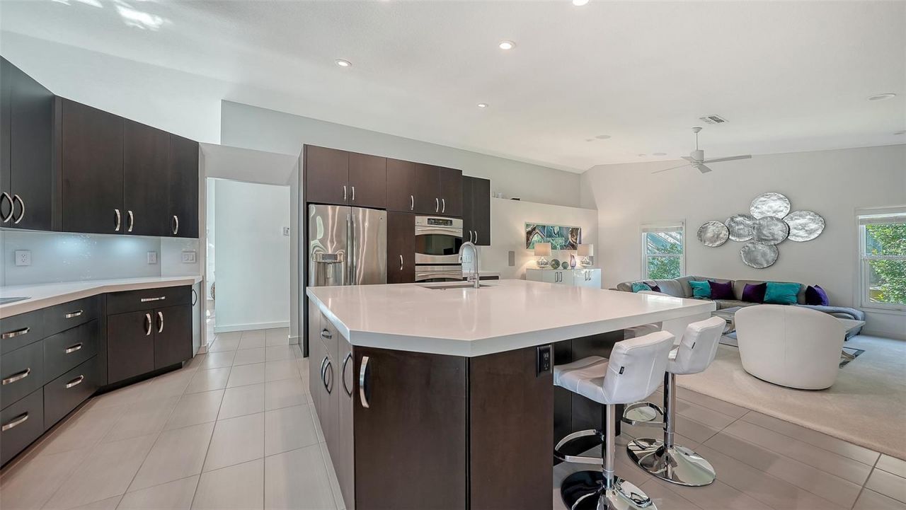 6948 Stetson Street Circle, Sarasota, FL 34243 Photo