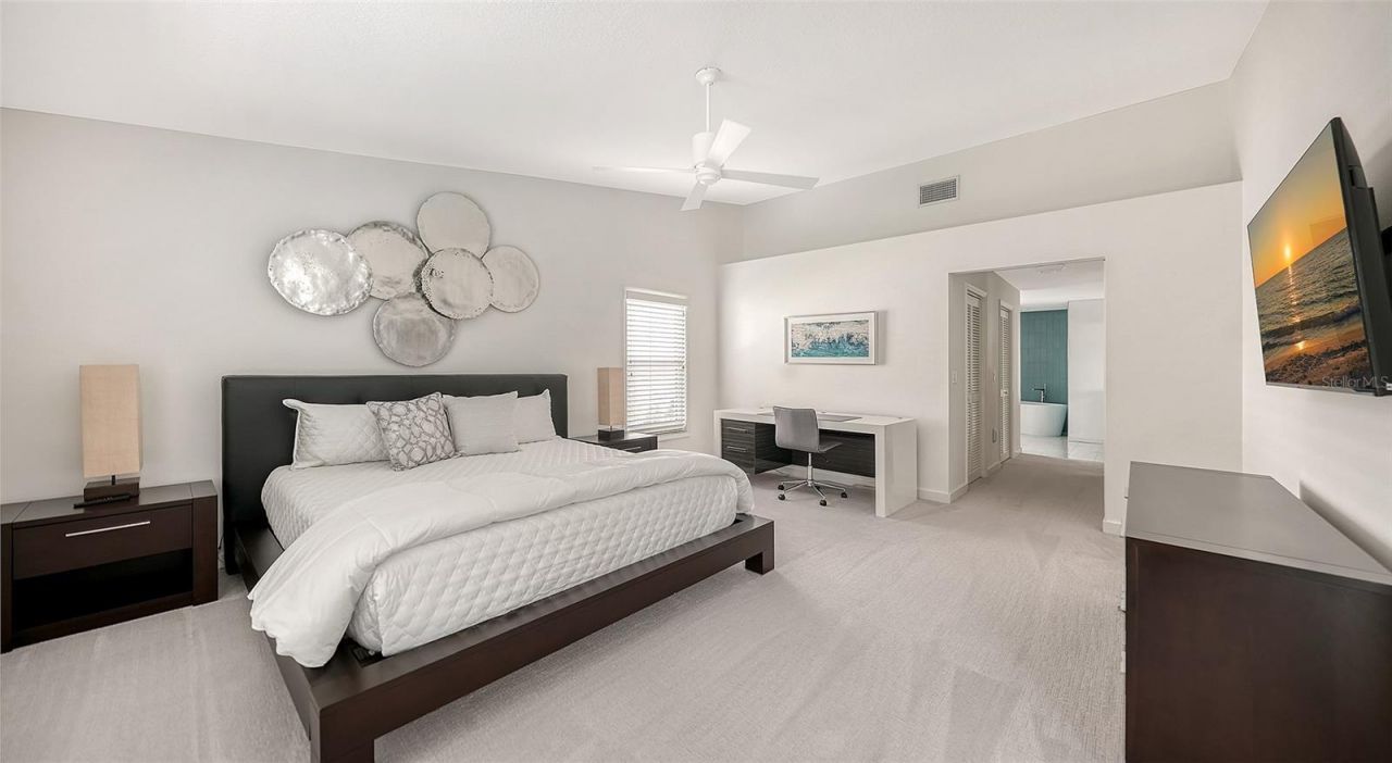 6948 Stetson Street Circle, Sarasota, FL 34243 Photo